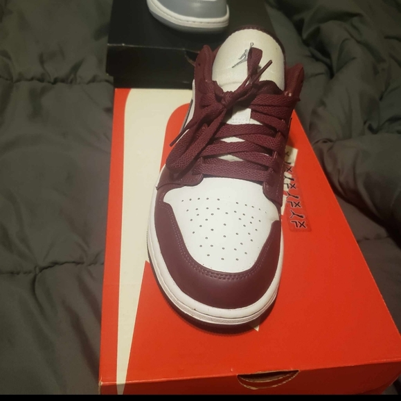 Jordan 1 - Picture 4 of 10